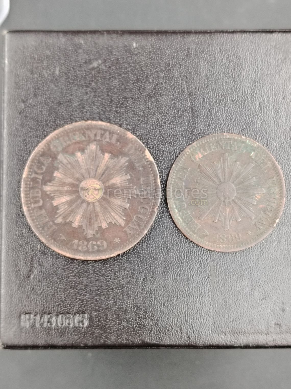 Dos Monedas Antiguas de Uruguay - República Oriental 1869