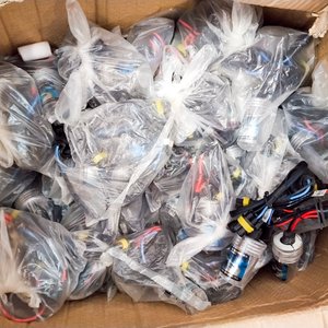Lote: 72 Encendedores de cocina y 40 pares de luces Xenon - imagen 5