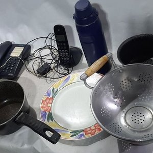 Varios Artículos de Cocina y Hogar: Colador, Ollas, Teléfono Inalámbrico y Más - imagen 3