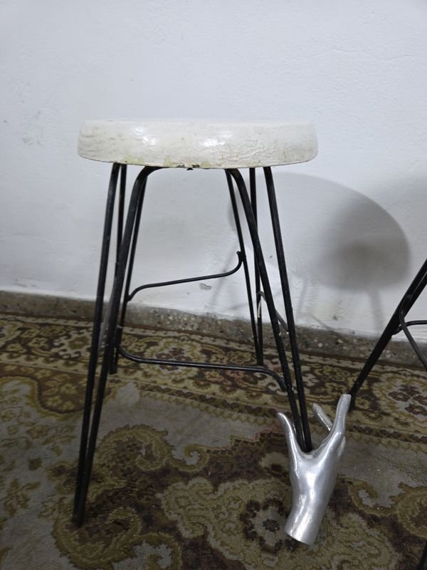 Bancos antiguos en hierro y madera para decoración - imagen 3