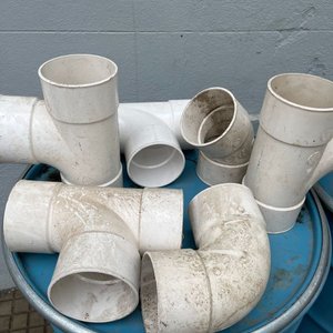 Lote de Codos y Tes de PVC Serie 110 - imagen 2