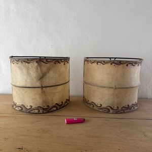 Par de Pantallas para Lámparas de Cuero y Hierro con Diseño - imagen 1
