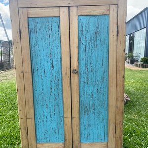 Antiguo Mueble de Pino Blanco con Puertas Azules - imagen 4
