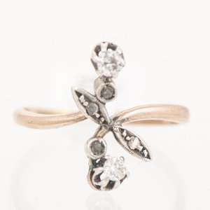 Lote anterior: Anillo de Oro 18k con Brillantes y Diamantes