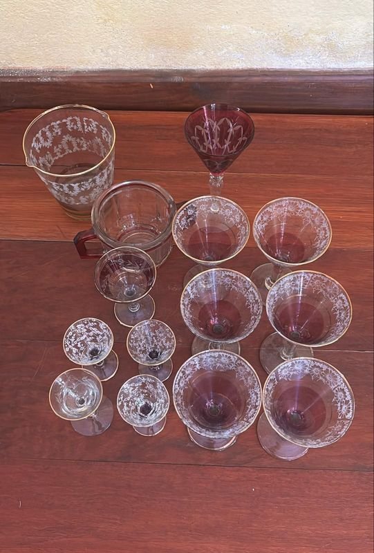 Lote anterior: Juguetes de cristal antiguo con etchados y jarras