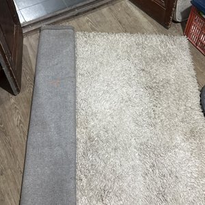 Lote anterior: Alfombra Grande de Pelo Largo Color Crudo