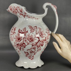 Jarra de Porcelana Blanca con Flores Rojas - Sellada "Anemone" - imagen 3