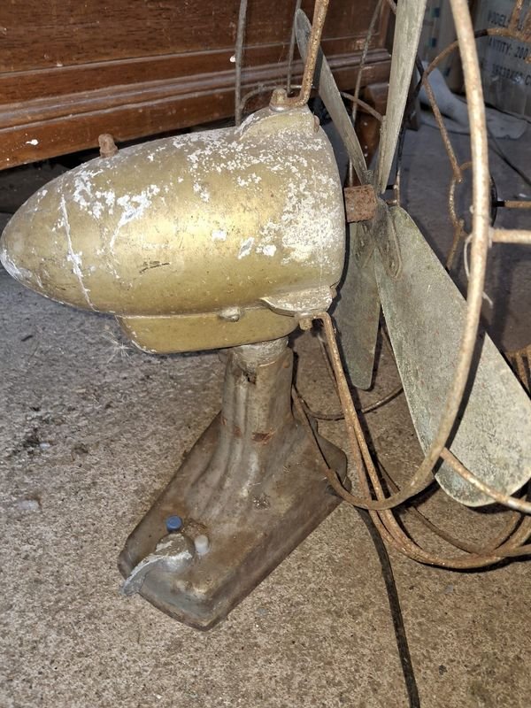 Antiguo Ventilador de Aspa de Metal para Venta - imagen 3
