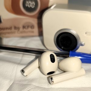 Auriculares Inalámbricos Recargables con Bluetooth, Pantalla LED, Nuevos en Caja - imagen 3