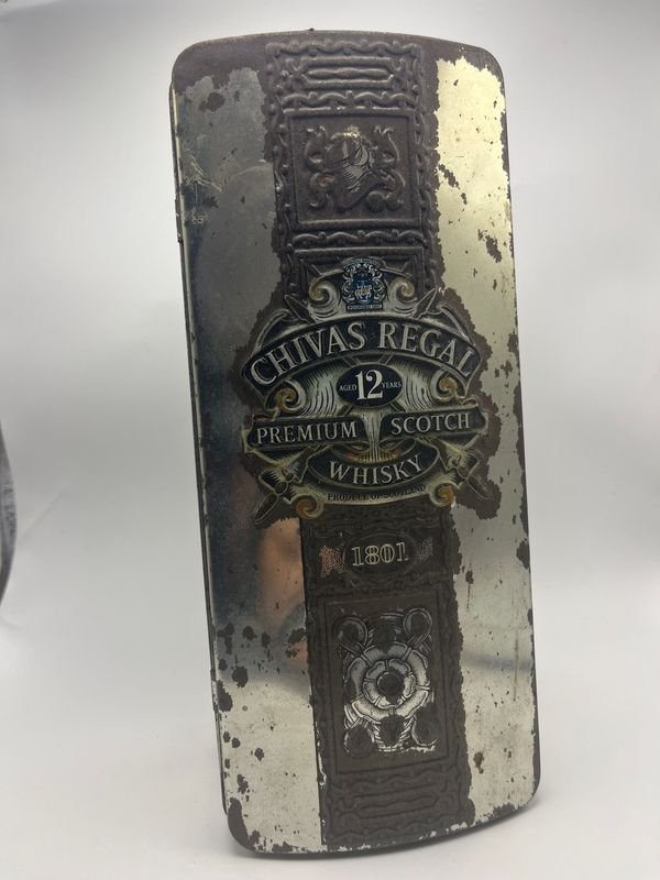 Lata antigua de whisky Chivas Regal - imagen 1