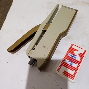 Lote anterior: 4 Engrampadoras Zenith 551 Vintage