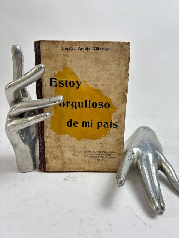 Lote siguiente: Libro 'Estoy orgulloso de mi país' de Horacio Araújo Villagrán, ensayo patriótico e identidad nacional