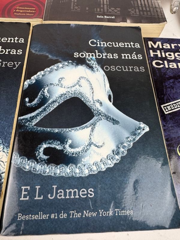 Colección de libros de Thriller, Romance y Best-sellers Contemporáneos - imagen 3
