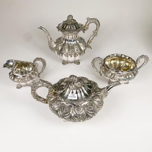 Lote siguiente: Juego de Té de Plata Inglesa Georgiana, Siglo XIX