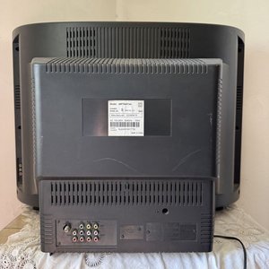 Televisor Philips de Tubo de 21 Pulgadas Estilo Retro con Control Remoto - imagen 5