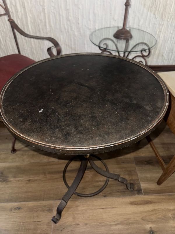 Mesa tipo cervecera en hierro para decorar tu hogar - imagen 2