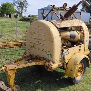 Lote siguiente: Compresor Deutz Modelo 383 R Amarillo