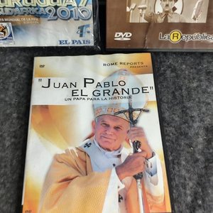 Lote de 3 DVDs: Uruguay Sudáfrica 2010, El Gran Dictador y Juan Pablo El Grande - imagen 3