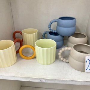 Set de 7 Tazas de Cerámica con Diseños Modernos - imagen 2