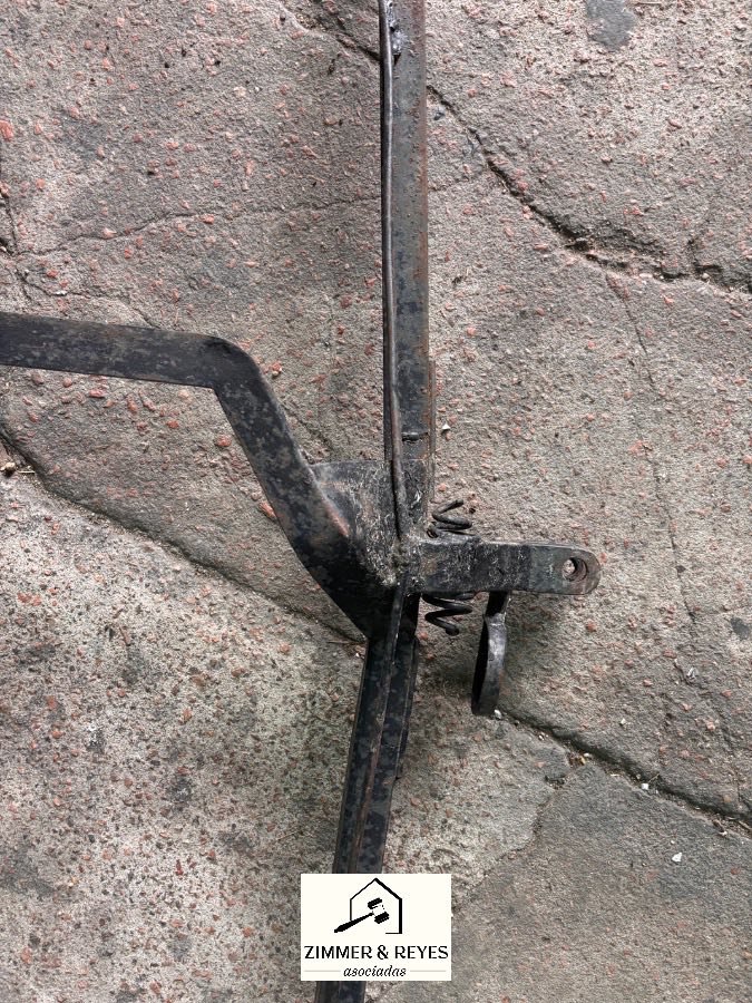 Enganche de Auto en Hierro Negro