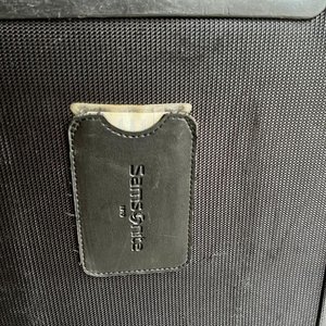 Valija Samsonite Negra Mediana con Ruedas y Mango Extensible - imagen 10