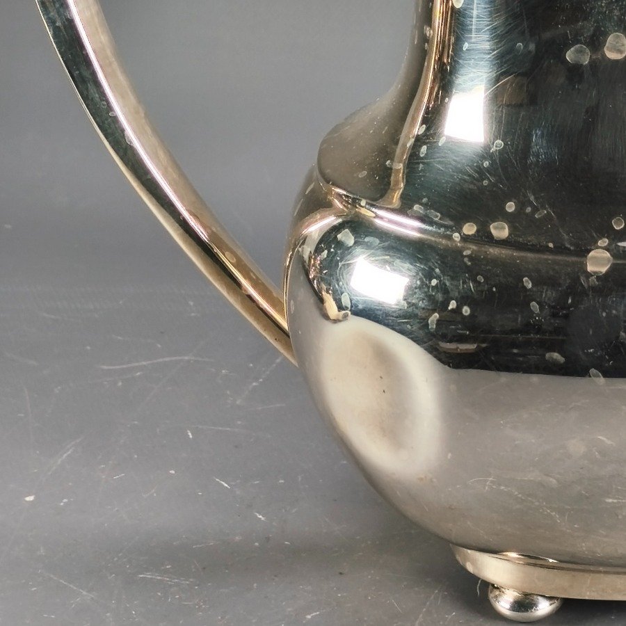 Jarra para agua de plata sterling con detalles en relieves - imagen 9