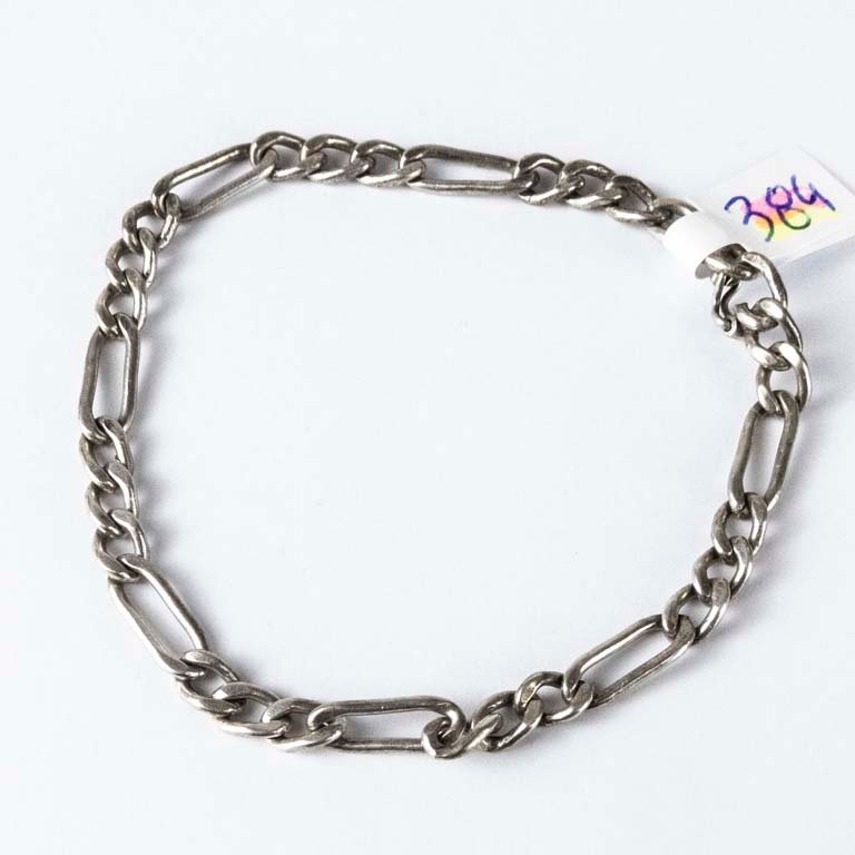 Lote siguiente: Pulsera de plata en excelente condición