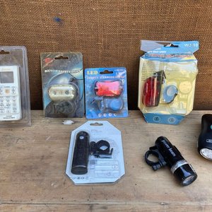LOTE DE LUCES PARA BICICLETAS FUNCIONAN EN PAQUETE - imagen 1