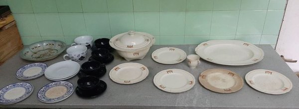 Juego de Loza Inglesa: Tazas, Platos y Bowls - imagen 1