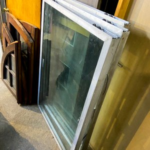 Seis Hojas de Ventana de Aluminio y Vidrio (135 x 87 cm) - imagen 3