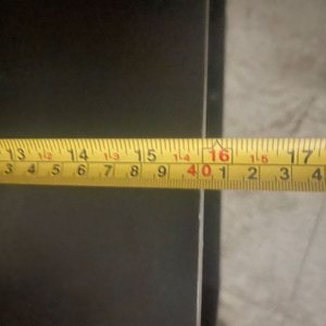 Mesa Auxiliar Negra con Estante Inferior de MDF - imagen 4