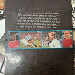 Lote de Revistas "Historia Universal Ilustrada" y "El Gráfico" sobre Pelé - imagen 5