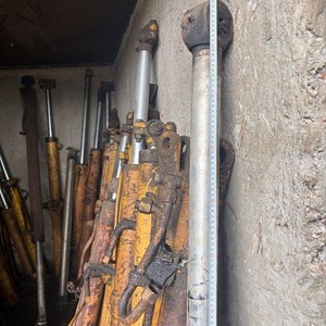 Lote de Cilindros Hidráulicos Usados para Maquinaria - imagen 2
