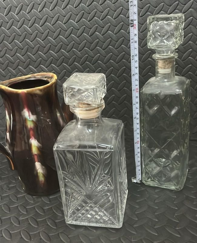 Vajilla de cerámica y cristal en buen estado
