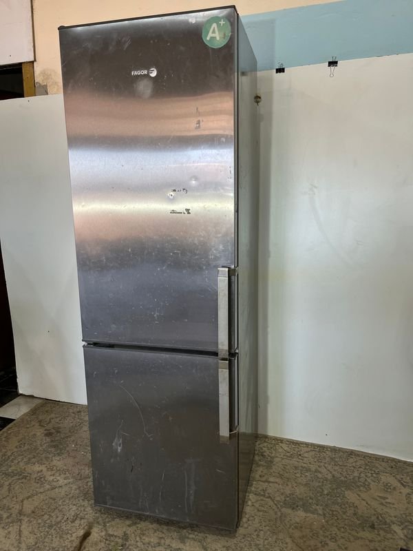 Heladera Fagor de 2 puertas en buen estado - imagen 4