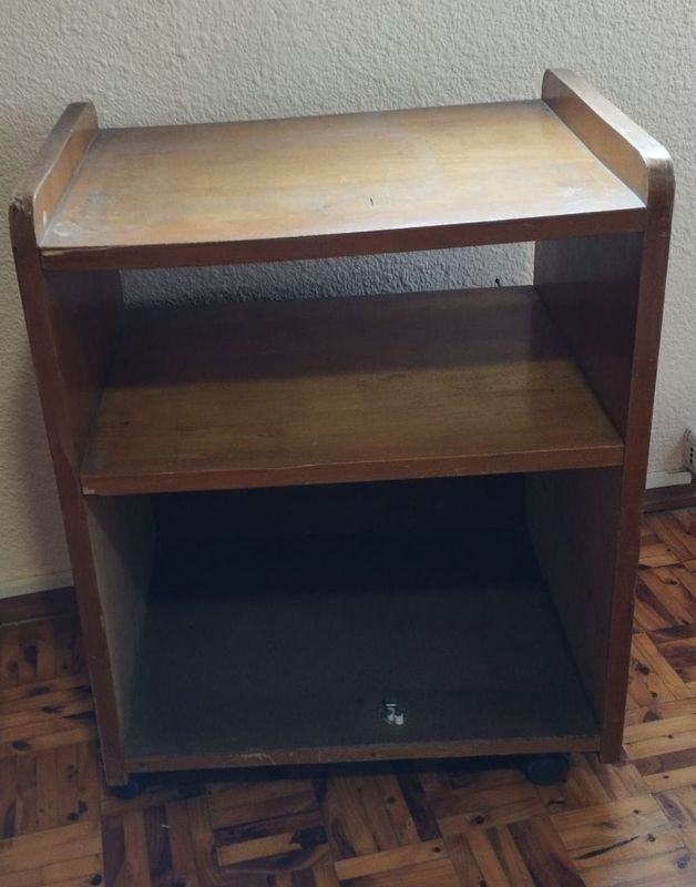 Mesa Rack para TV con Ruedas