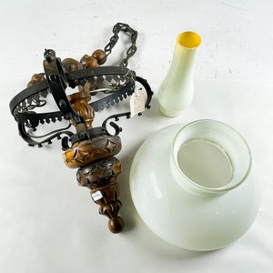 Colgante de Hierro y Madera con Pantalla Opalina y Aplique - imagen 2