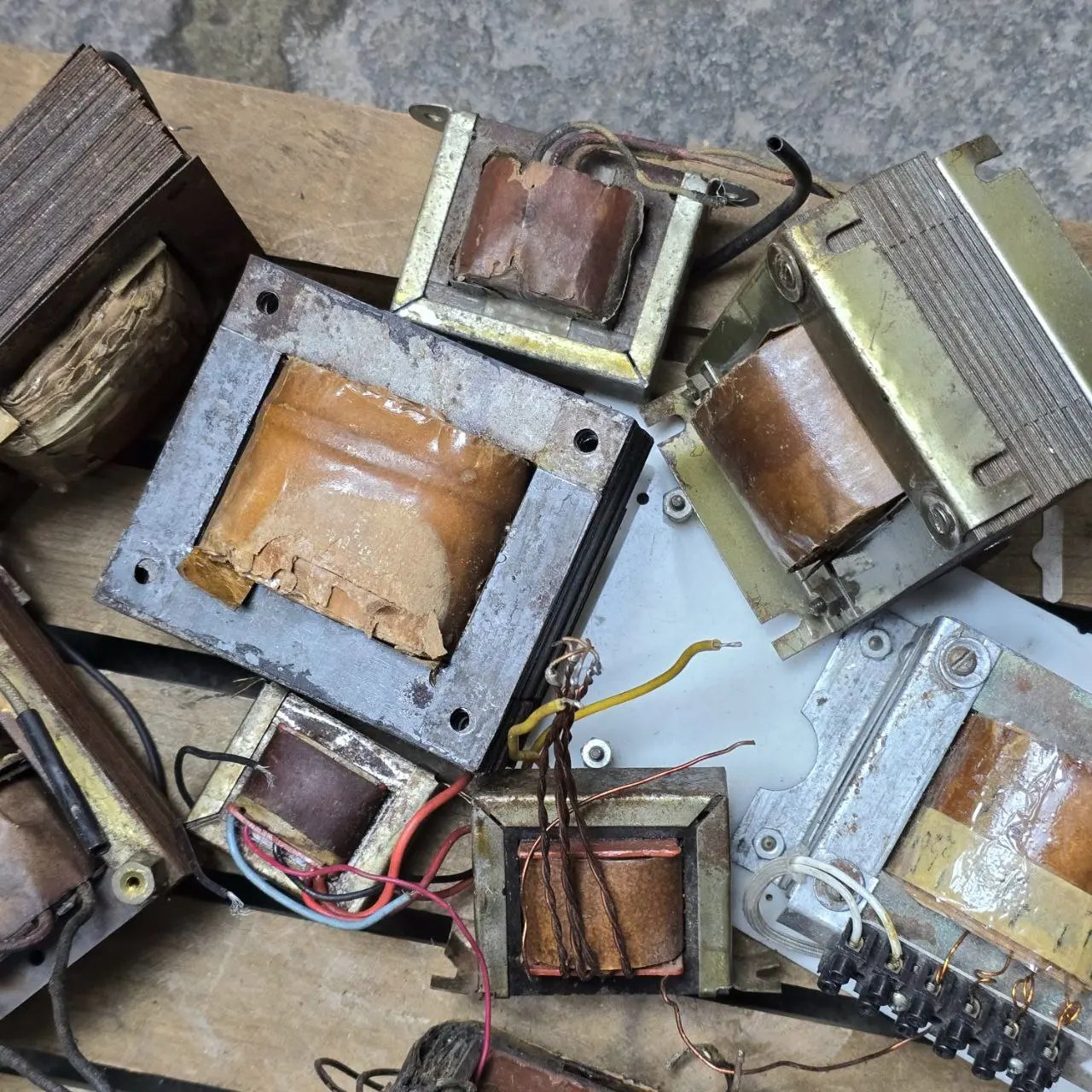 Item lote-48-transformadores-varios-x10 - Image 3