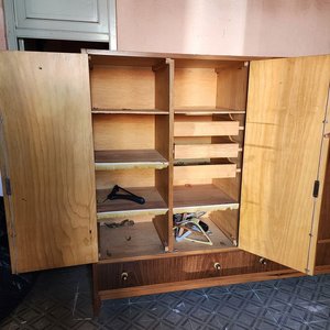 Ropero Macizo Estilo Americano de Madera con 4 Puertas y Cajones - imagen 3