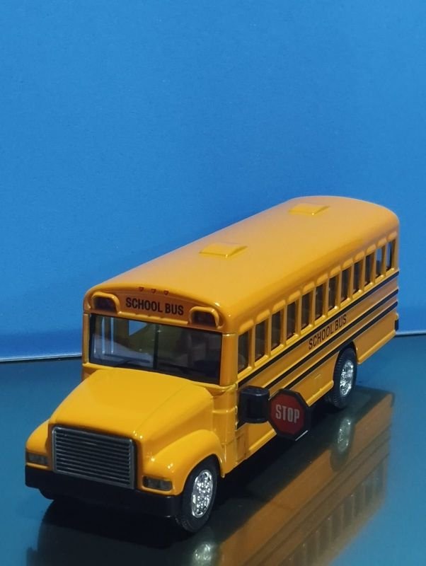 Lote anterior: Colección de Ómnibus Escolar en Plástico