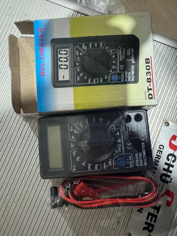 Multímetro Digital DT-830B Nuevo en Caja con Accesorios