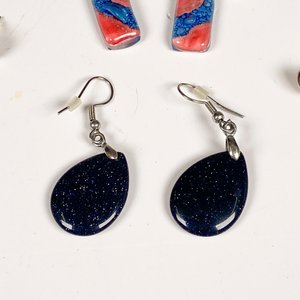 Tres Pares de Aros Colgantes con Piedras Naturales y Sintéticas - imagen 3