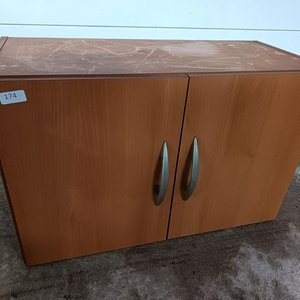Lote anterior: Mueble Aéreo de Madera con Puertas y Estantes