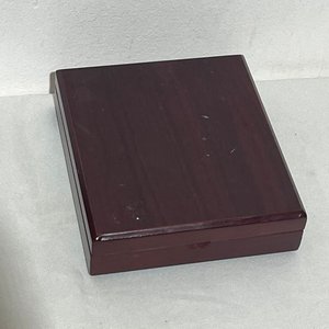Lote anterior: Set de Accesorios para Vino con Estuche