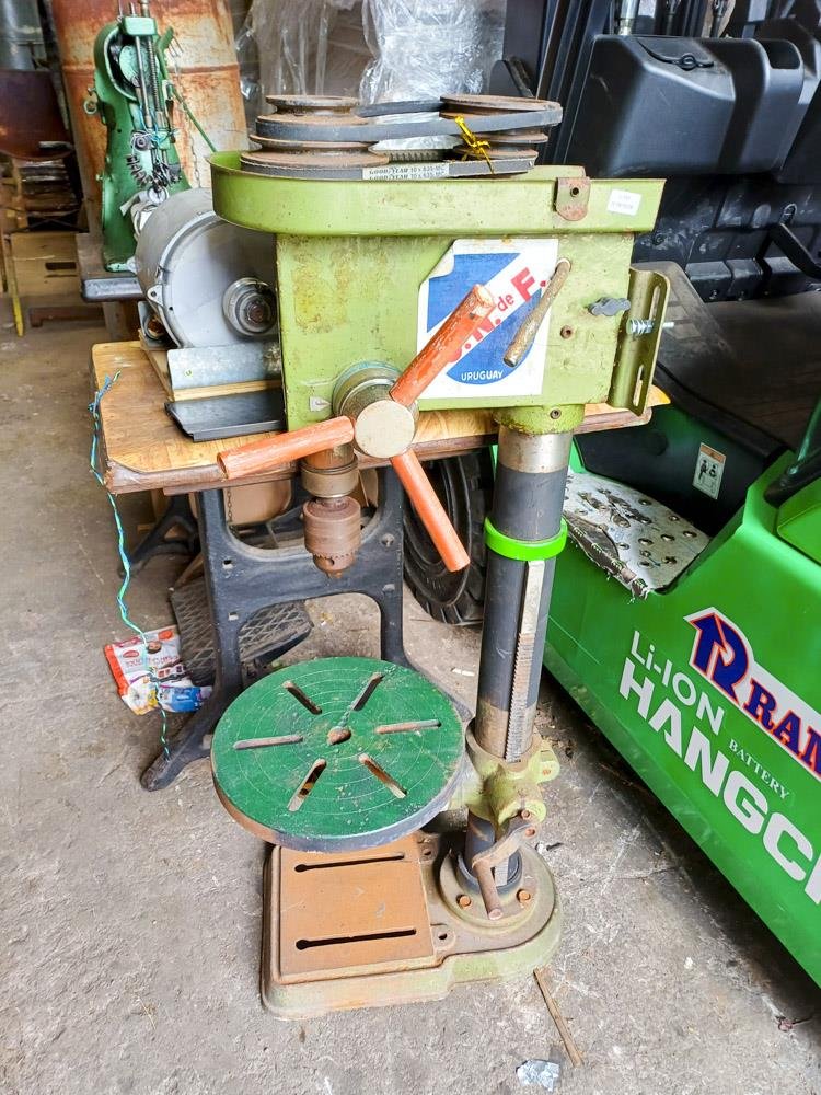 Taladro de Pie Monofásico con Motor Eléctrico