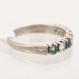Anillo Medio Sin Fin Oro 18k con Esmeraldas y Brillantes - imagen 2
