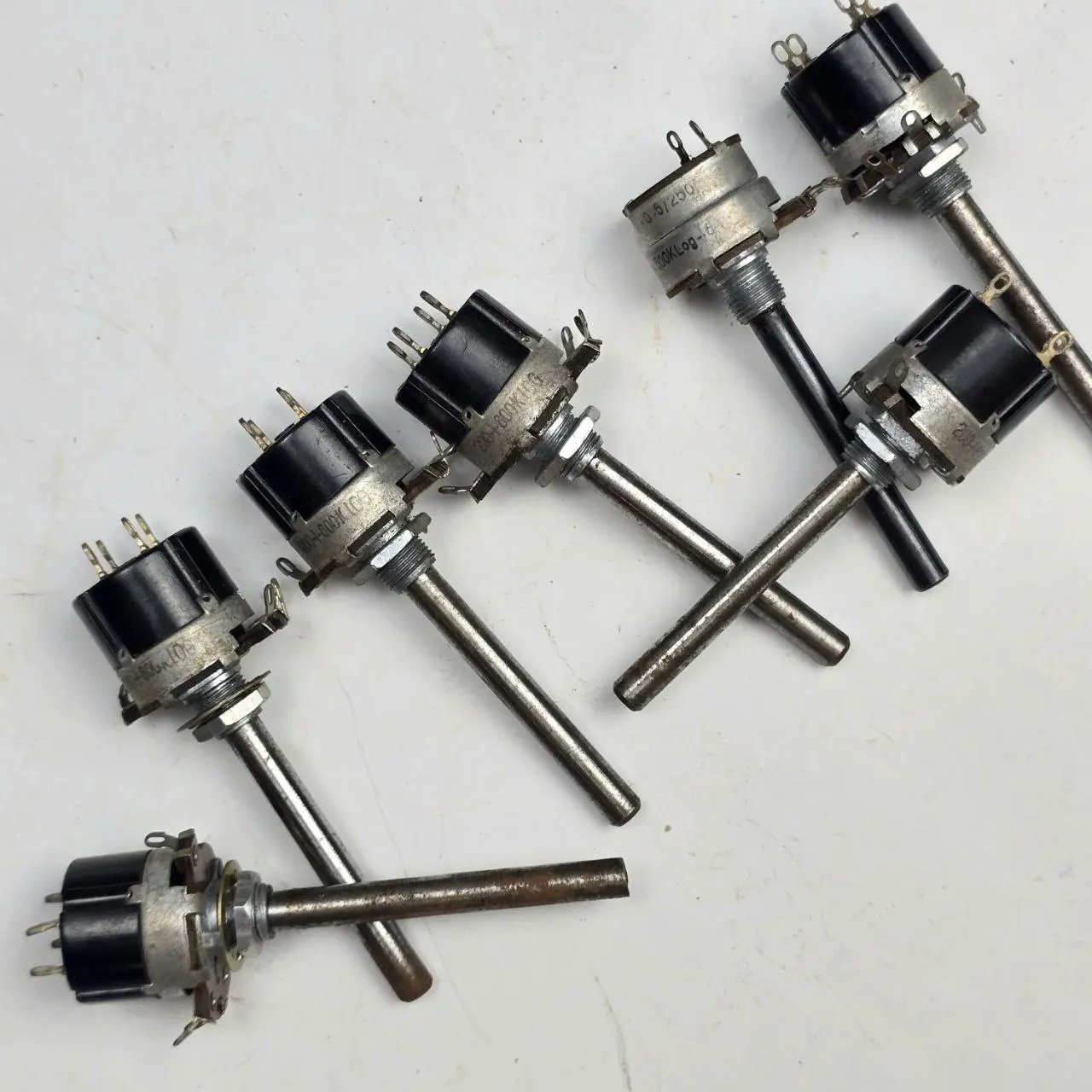 Item lote-19-reostatos-varios - Image 2