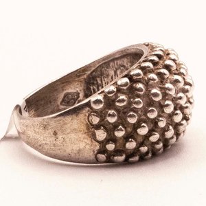 Anillo de Plata con Diseño Texturizado - imagen 2