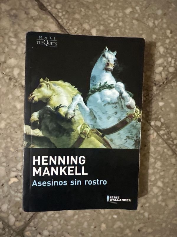 Libro "Asesinos sin Rostro" de Henning Mankell, tapa dura, nuevo