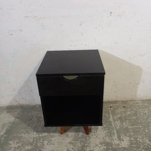 Mesa de Noche Moderna Madera Oscura con Cajón y Compartimento - imagen 3